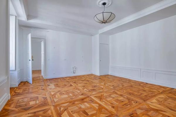 APPARTEMENT T2 - HYPER CENTRE - RUE SAINTE HELENE