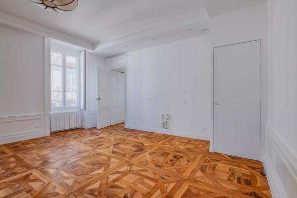 APPARTEMENT T2 - HYPER CENTRE - RUE SAINTE HELENE