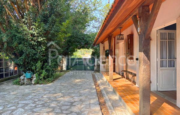 Maison Parc boisé 1588 m2 - proche plage