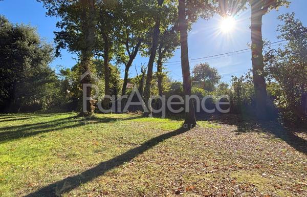 Maison Parc boisé 1588 m2 - proche plage
