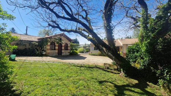 Maison - 7 pièces - 242 m²