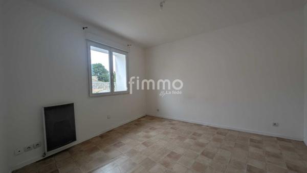 maison avec un studio loué