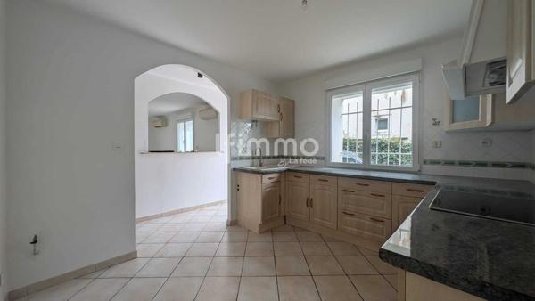 maison avec un studio loué