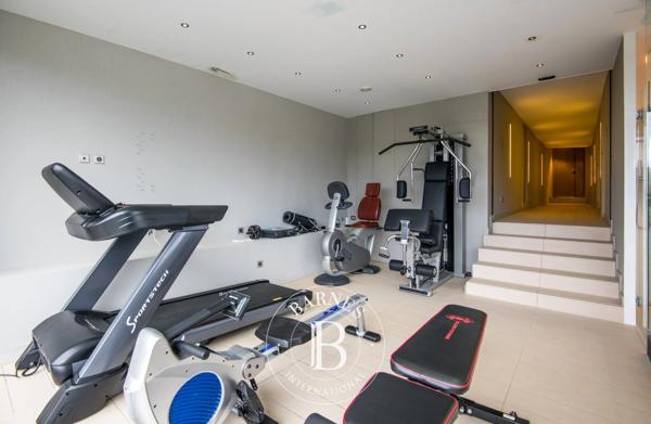 Saint-Affrique, Villa 6 Chambres -  400 m² à vendre