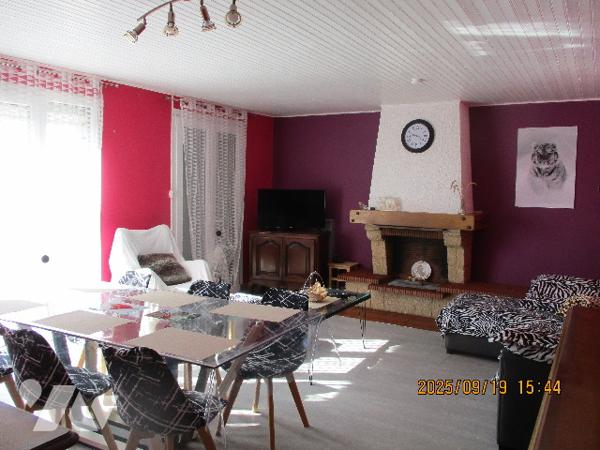 VOUZIERS, un pavillon d'habitation en très bon état sur un terrain de 900 m².