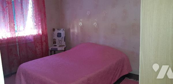 VOUZIERS, un pavillon d'habitation en très bon état sur un terrain de 900 m².