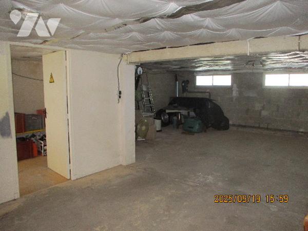 VOUZIERS, un pavillon d'habitation en très bon état sur un terrain de 900 m².