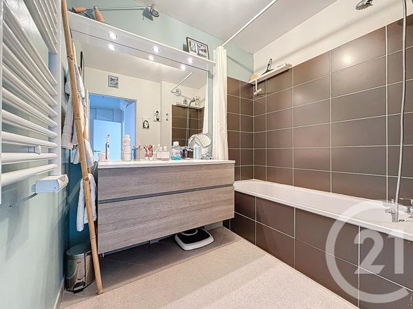 Appartement F3 à vendre  3 pièces - 66,65 m2 MARSEILLE - 13013