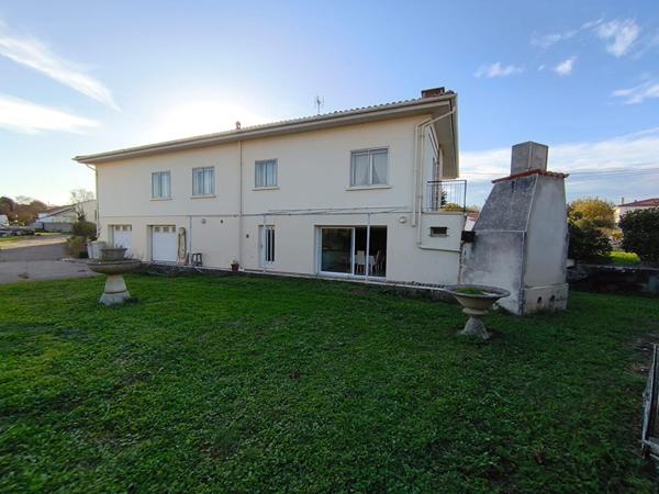 Maison Port Des Barques avec grand garage