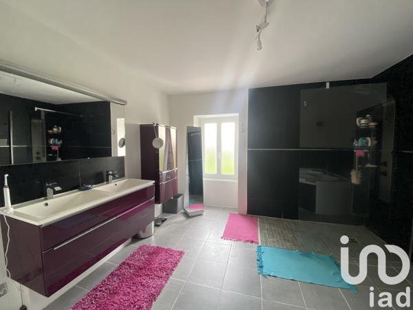 Maison à vendre 5 pièces 187 m² Saint-Jean-de-Liversay