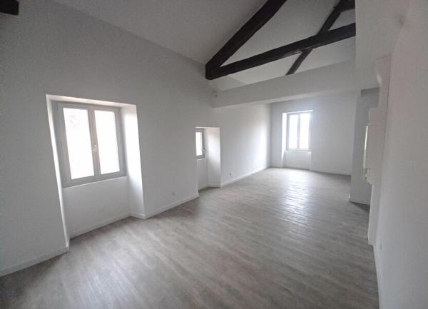 Appartement à vendre    3 pièces • 90,49 m2 Saint-Étienne-de-Saint-Geoirs