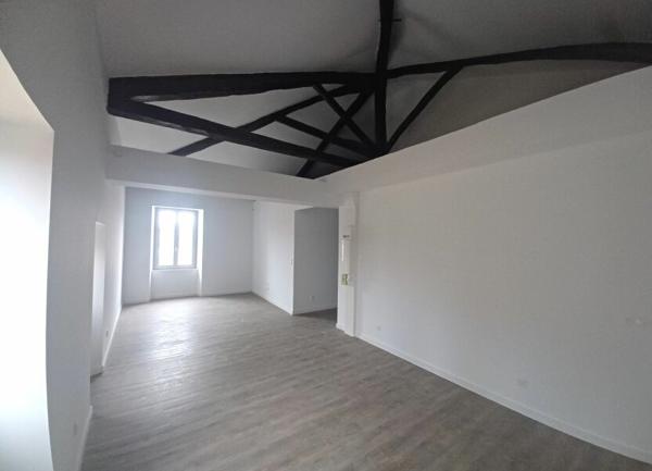 Appartement à vendre    3 pièces • 90,49 m2 Saint-Étienne-de-Saint-Geoirs