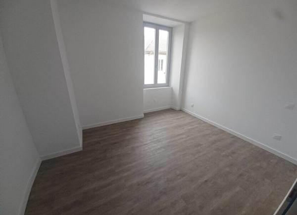 Appartement à vendre    3 pièces • 90,49 m2 Saint-Étienne-de-Saint-Geoirs