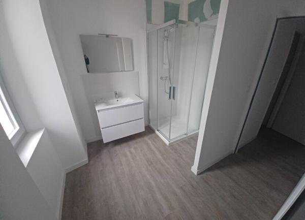 Appartement à vendre    3 pièces • 90,49 m2 Saint-Étienne-de-Saint-Geoirs