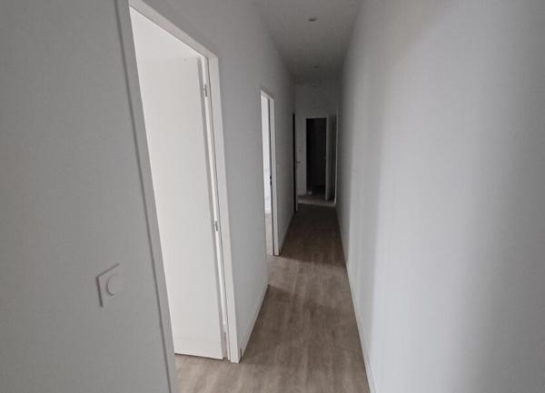 Appartement à vendre    3 pièces • 90,49 m2 Saint-Étienne-de-Saint-Geoirs