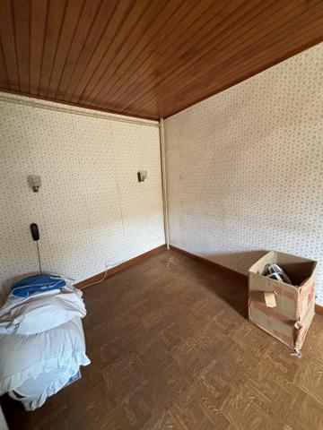 Au coeur d'un village de caractère dans la montagne noire, avec toutes commodités, maison avec cour Saissac (11310)