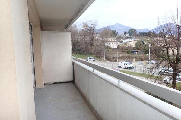 Location appartement Chambéry (73000) 1 pièce 27.6m²