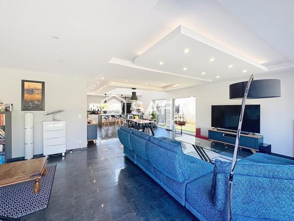 Villa Contemporaine avec piscine intérieure