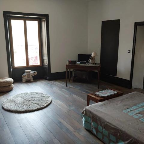 Immobilier Mirebeau (86110) – Maison de ville 240m2 – 260 000 €