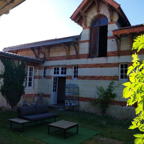 Immobilier Mirebeau (86110) – Maison de ville 240m2 – 260 000 €