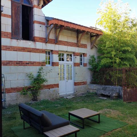 Immobilier Mirebeau (86110) – Maison de ville 240m2 – 260 000 €