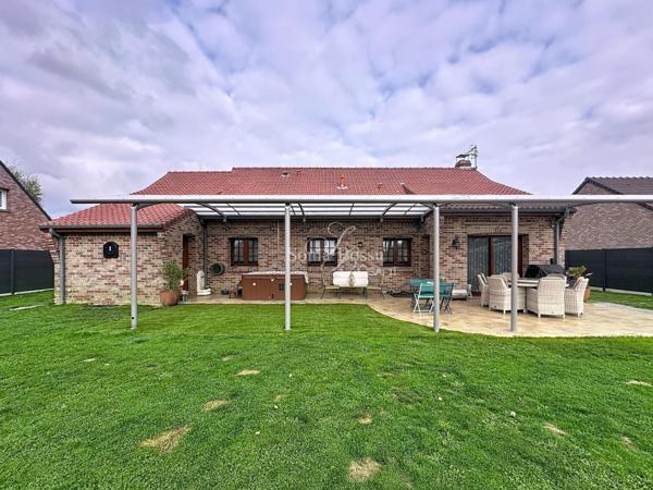 MAISON TRADITIONNELLE  TYPE PLAIN PIED 3 CHAMBRES PISCINE