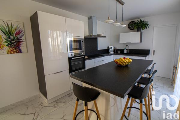 Maison 6 pièces de 154 m² à Guichainville (27930)