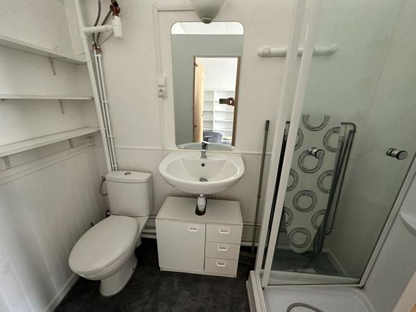 Immeuble, 12 Logements, centre ville Les SABLES.