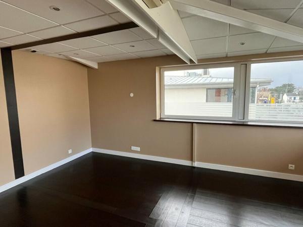Bureaux de 110m2 à SENE