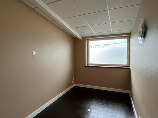 Bureaux de 110m2 à SENE