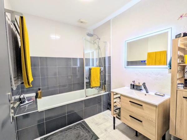 COUP DE COEUR POUR CETTE MAISON 2 CHAMBRES !!