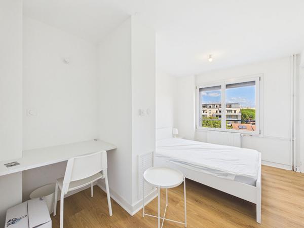Appartement rénové Valence quartier Faventines/Alpes T5 - 84 m2 avec balcon