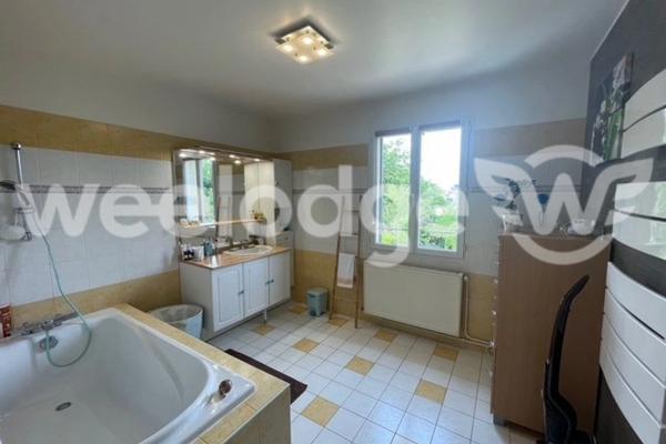 Maison à vendre 6 pièces de 140,49 m² à Conflans-Sainte-Honorine
