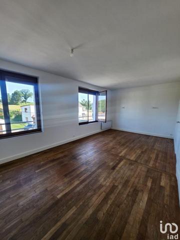 Location appartement 3 pièces 78 m² Montreuil-aux-Lions