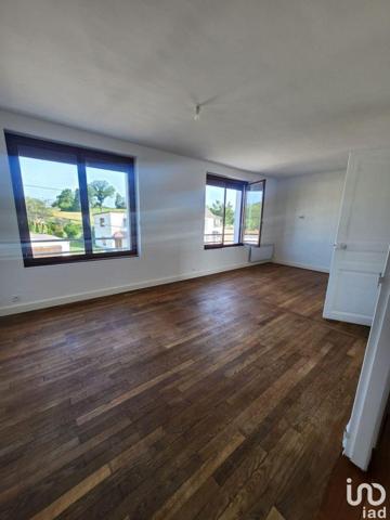 Location appartement 3 pièces 78 m² Montreuil-aux-Lions