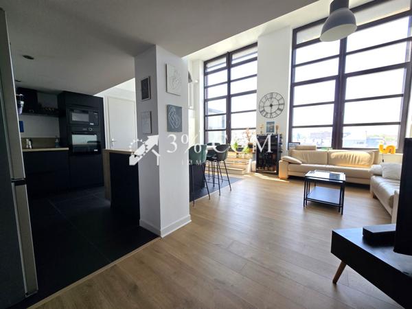 Loft
                                                                                                                                                                                                                                                                                                                        5 pièce(s)                                                                                                                                                                                                          3 chambre(s)                                                                                                                                                                                                          134  m²