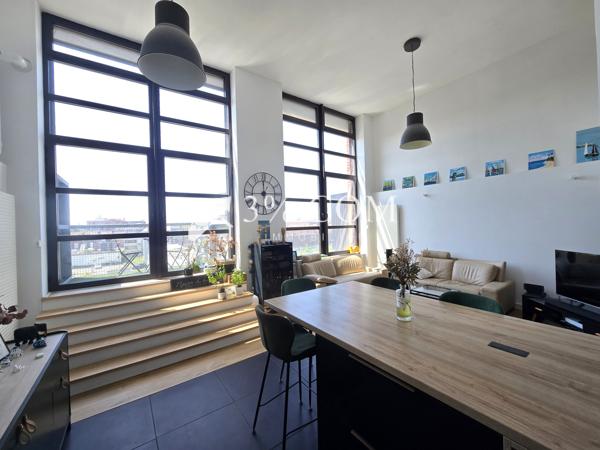 Loft
                                                                                                                                                                                                                                                                                                                        5 pièce(s)                                                                                                                                                                                                          3 chambre(s)                                                                                                                                                                                                          134  m²