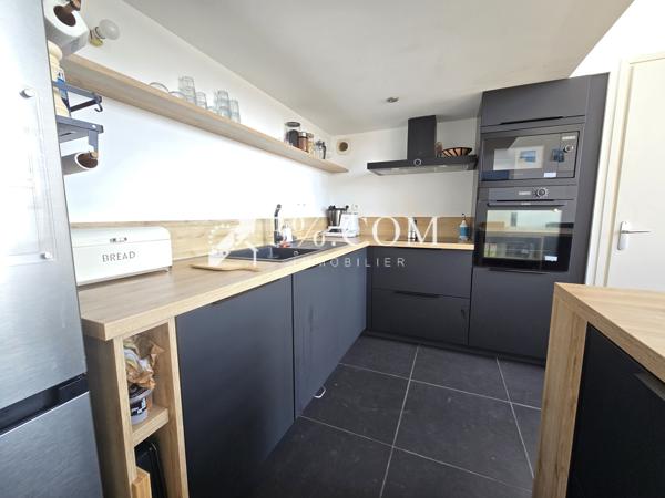 Loft
                                                                                                                                                                                                                                                                                                                        5 pièce(s)                                                                                                                                                                                                          3 chambre(s)                                                                                                                                                                                                          134  m²