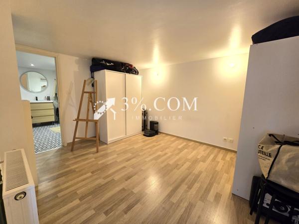 Loft
                                                                                                                                                                                                                                                                                                                        5 pièce(s)                                                                                                                                                                                                          3 chambre(s)                                                                                                                                                                                                          134  m²