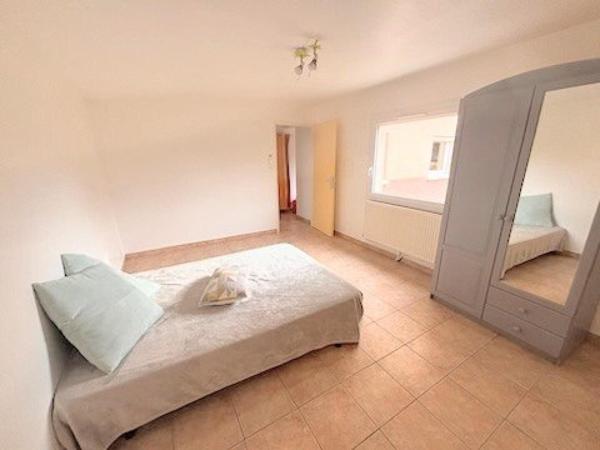 Un rez de jardin dans une petite copro bénévole