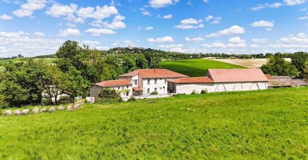 Domaine à Puylaroque 13 pièces, des terres et des bâtiments en pierre !