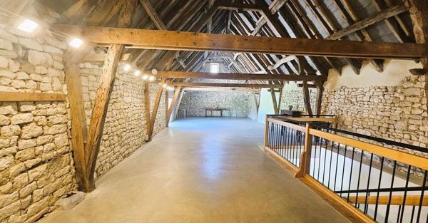 Domaine à Puylaroque 13 pièces, des terres et des bâtiments en pierre !