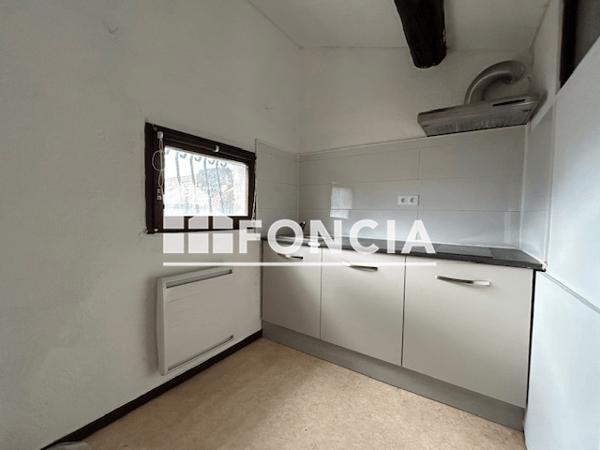 Location Studio 20.53 m² - 5 AVENUE DE LA LIBERATION Uzes 30700