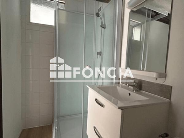 Location Studio 20.53 m² - 5 AVENUE DE LA LIBERATION Uzes 30700
