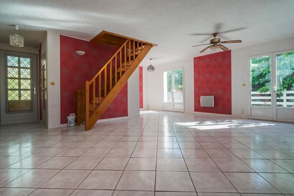 CARCASSONNE – SAINT-HILAIRE Villa T5 176m² (112m²) avec vaste jardin et dépendances