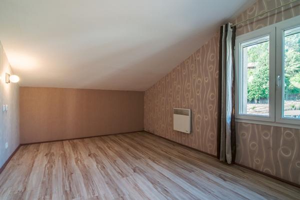 CARCASSONNE – SAINT-HILAIRE Villa T5 176m² (112m²) avec vaste jardin et dépendances