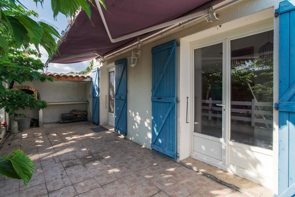 CARCASSONNE – SAINT-HILAIRE Villa T5 176m² (112m²) avec vaste jardin et dépendances