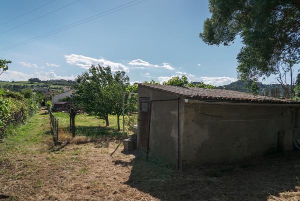 CARCASSONNE – SAINT-HILAIRE Villa T5 176m² (112m²) avec vaste jardin et dépendances