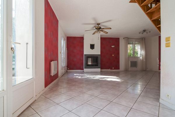 CARCASSONNE – SAINT-HILAIRE Villa T5 176m² (112m²) avec vaste jardin et dépendances