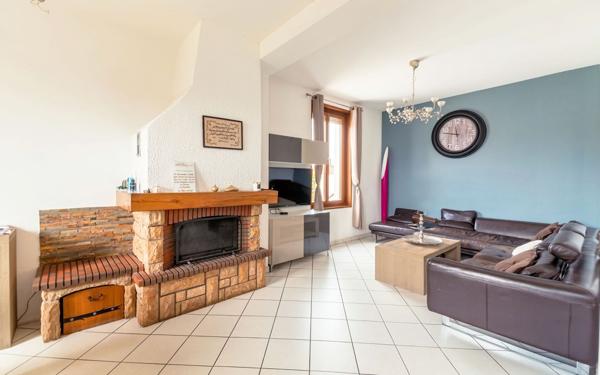 Maison à vendre    5 pièces • 160 m2 Saint-Priest